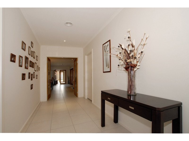 4 Triandra Court, Cranbourne South VIC 3977