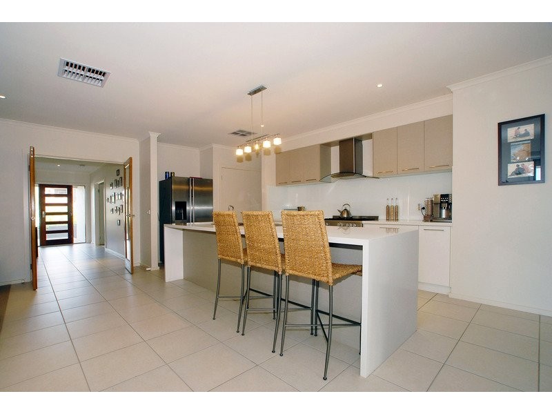 4 Triandra Court, Cranbourne South VIC 3977