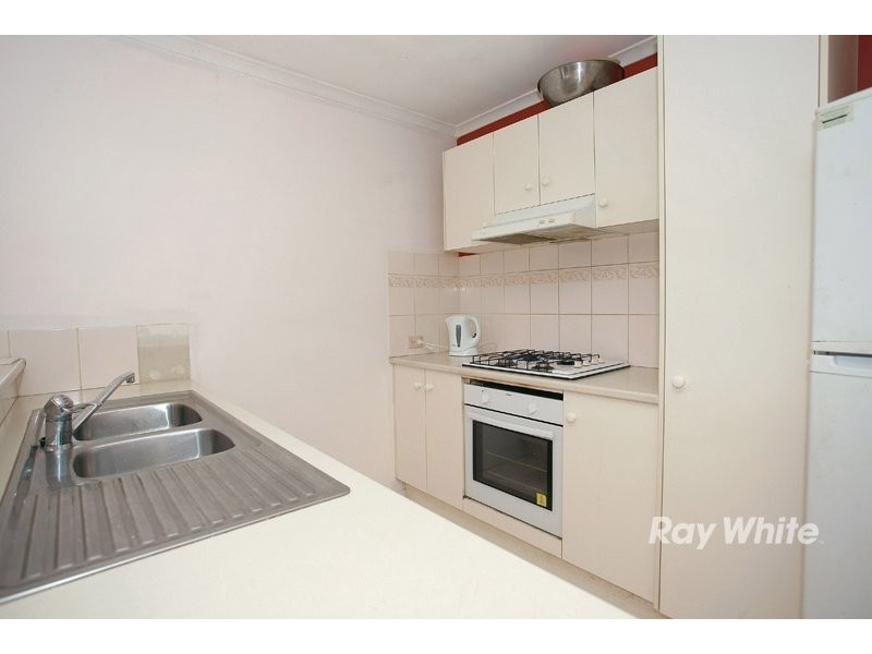 9 Scarborough Avenue, Cranbourne VIC 3977
