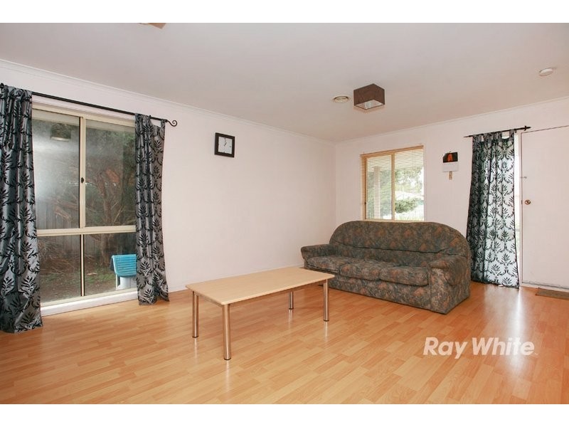 9 Scarborough Avenue, Cranbourne VIC 3977
