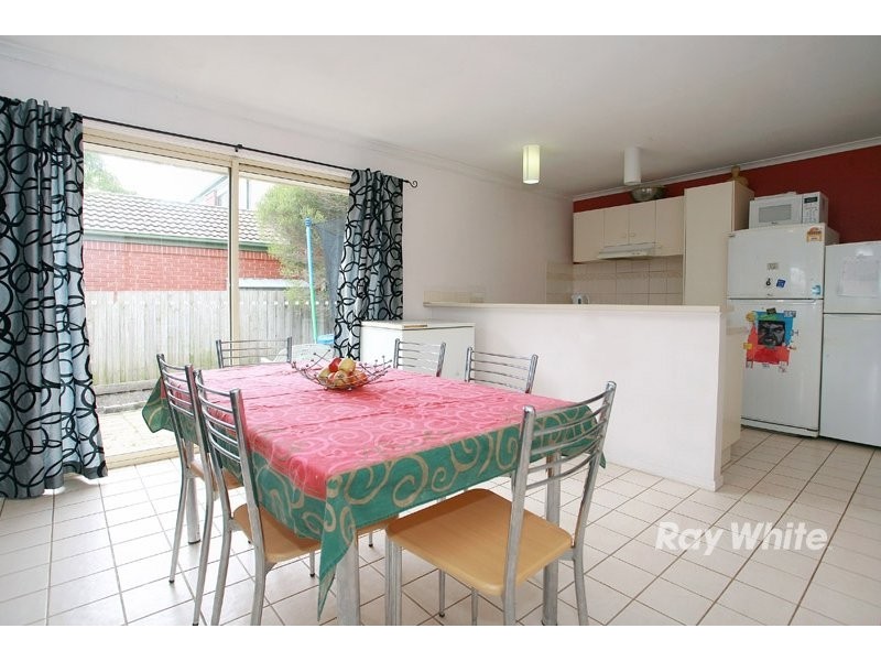 9 Scarborough Avenue, Cranbourne VIC 3977