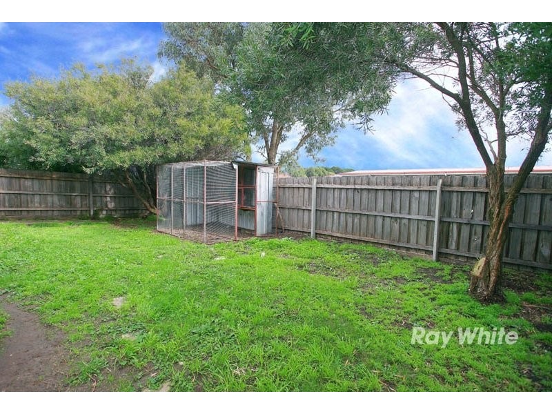 9 Scarborough Avenue, Cranbourne VIC 3977