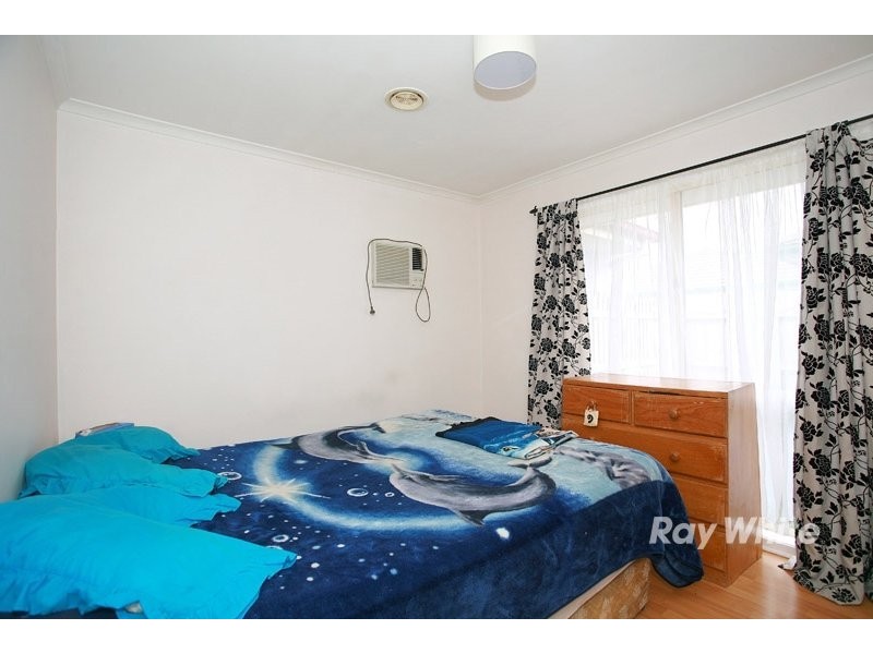 9 Scarborough Avenue, Cranbourne VIC 3977