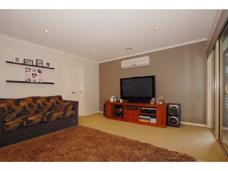 11 Trafalgar Way, Cranbourne VIC 3977