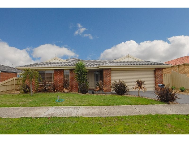 11 Trafalgar Way, Cranbourne VIC 3977