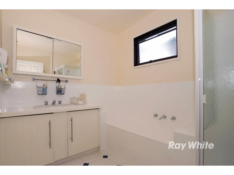 8 Sandpiper Close, Blind Bight VIC 3980