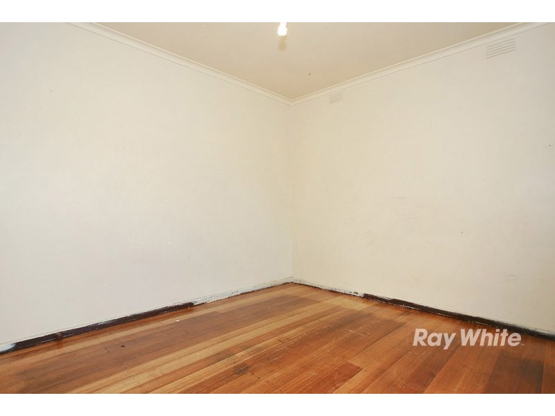 31 Loch Street, Cranbourne VIC 3977