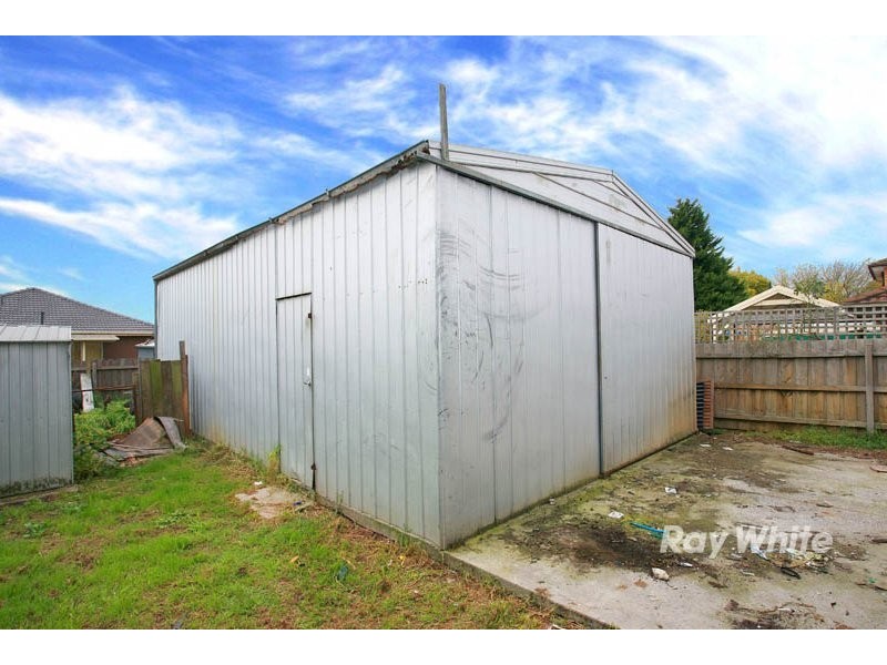 31 Loch Street, Cranbourne VIC 3977