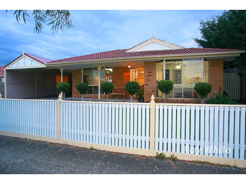 15 Montrose Way, Cranbourne VIC 3977