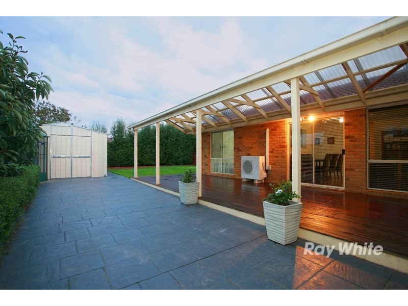 15 Montrose Way, Cranbourne VIC 3977
