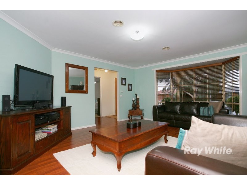15 Montrose Way, Cranbourne VIC 3977