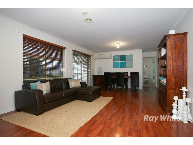 15 Montrose Way, Cranbourne VIC 3977