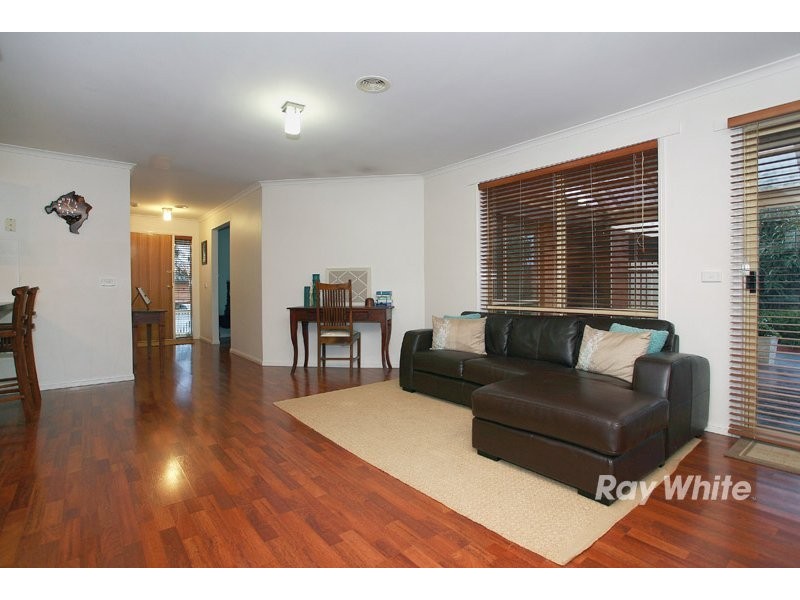15 Montrose Way, Cranbourne VIC 3977