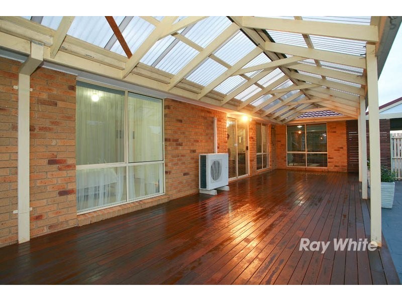 15 Montrose Way, Cranbourne VIC 3977