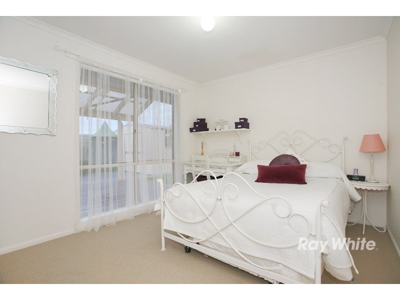 15 Montrose Way, Cranbourne VIC 3977