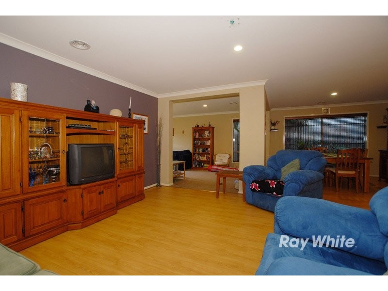 50 Hunt Club Boulevard, Cranbourne East VIC 3977