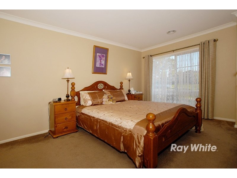 50 Hunt Club Boulevard, Cranbourne East VIC 3977