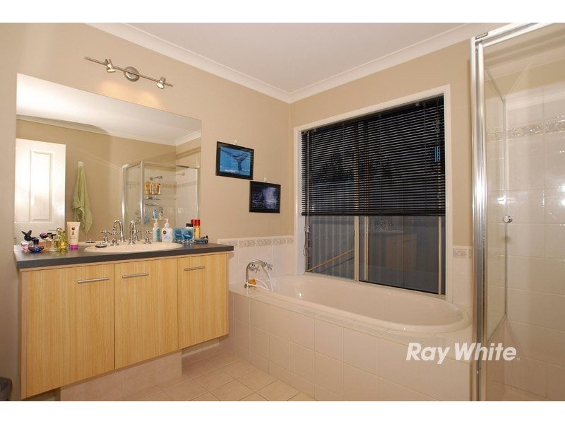 50 Hunt Club Boulevard, Cranbourne East VIC 3977