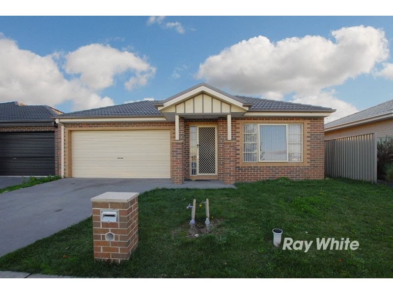 87 Broadoak Drive, Cranbourne VIC 3977