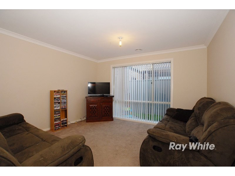 87 Broadoak Drive, Cranbourne VIC 3977