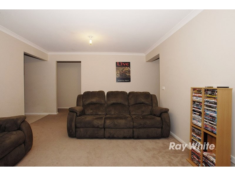 87 Broadoak Drive, Cranbourne VIC 3977