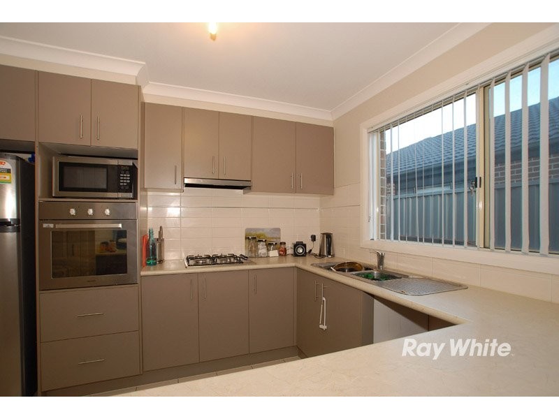 87 Broadoak Drive, Cranbourne VIC 3977