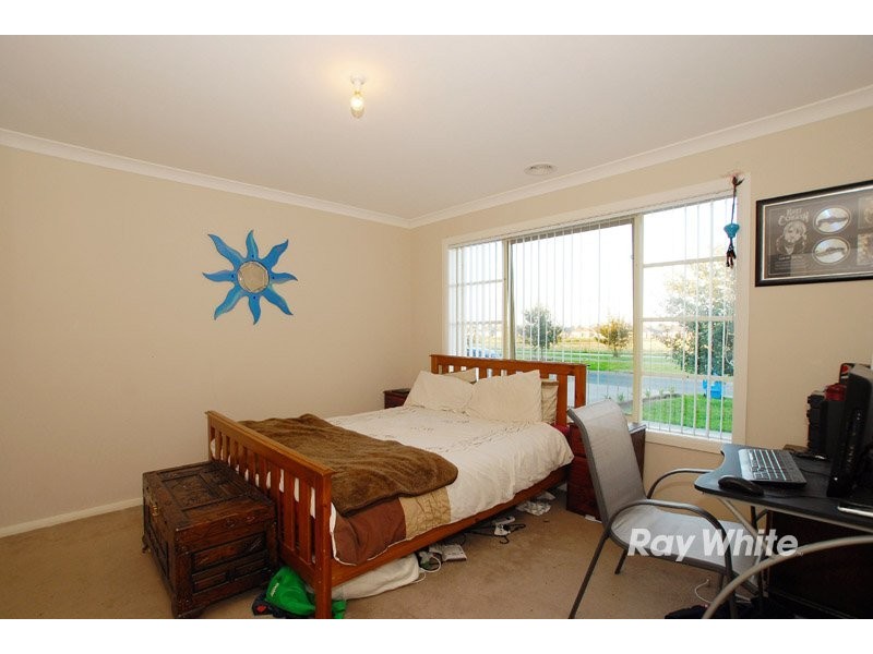 87 Broadoak Drive, Cranbourne VIC 3977