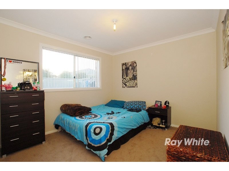 87 Broadoak Drive, Cranbourne VIC 3977