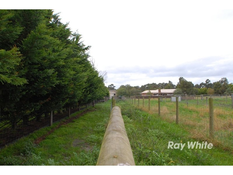 15 East Road, Pearcedale VIC 3912