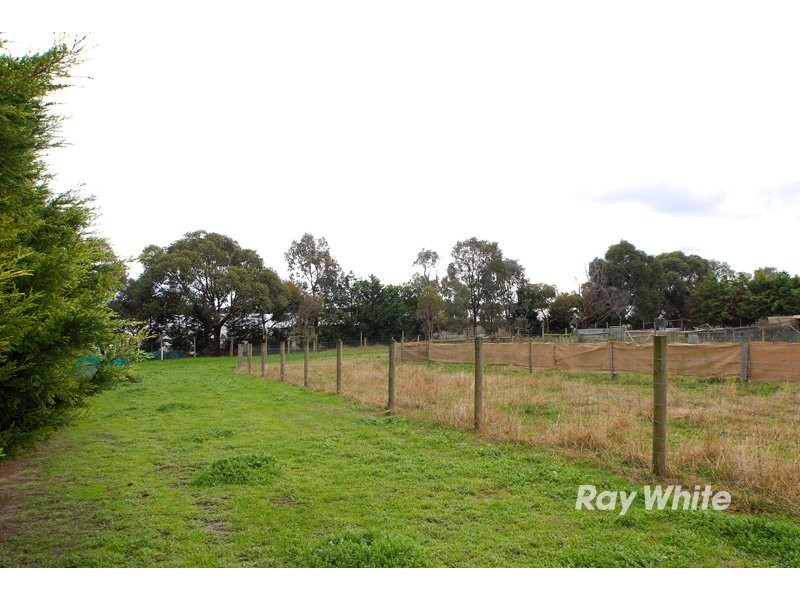 15 East Road, Pearcedale VIC 3912