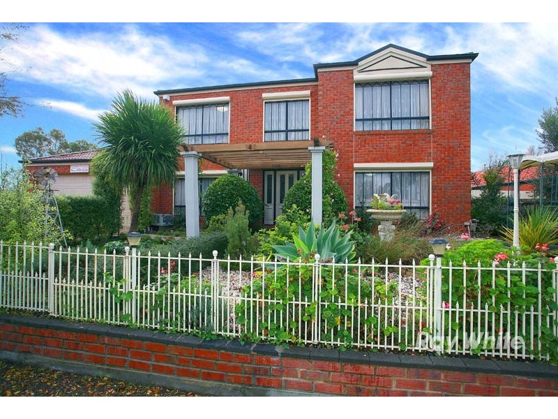 4 Brady Close, Lynbrook VIC 3975