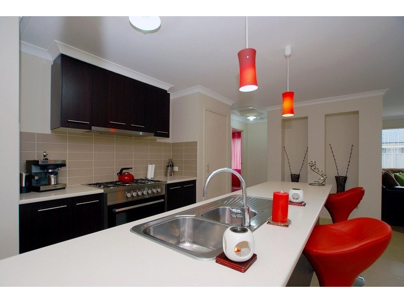 16 Limerick Road, Cranbourne East VIC 3977