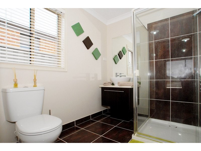 16 Limerick Road, Cranbourne East VIC 3977