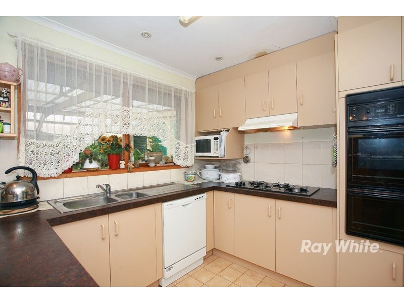 4 Allemby Drive, Cranbourne VIC 3977