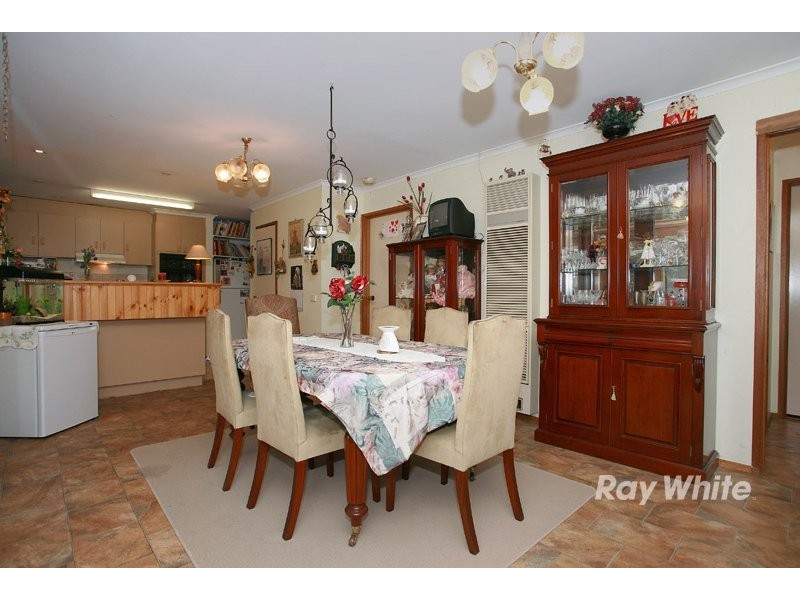 4 Allemby Drive, Cranbourne VIC 3977