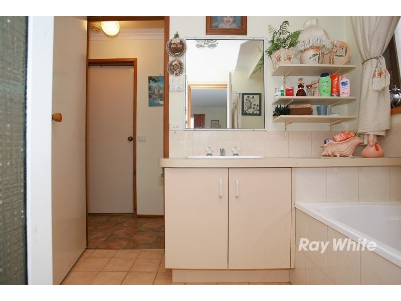 4 Allemby Drive, Cranbourne VIC 3977