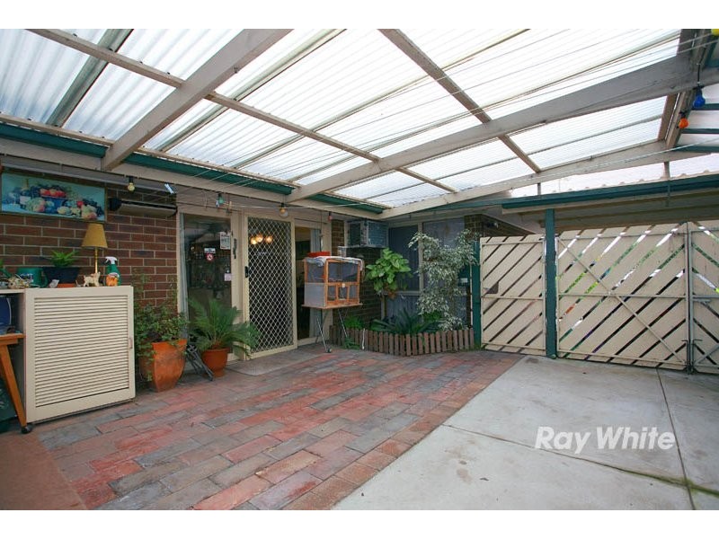 4 Allemby Drive, Cranbourne VIC 3977