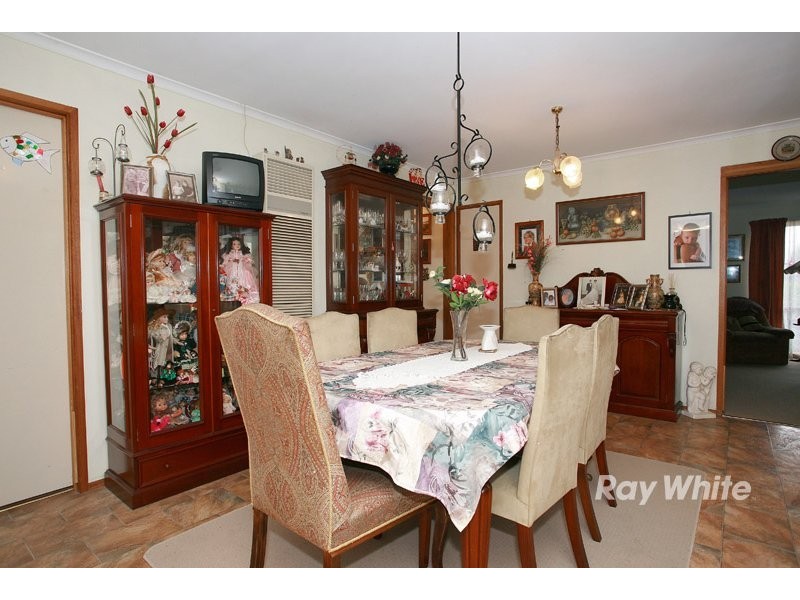 4 Allemby Drive, Cranbourne VIC 3977