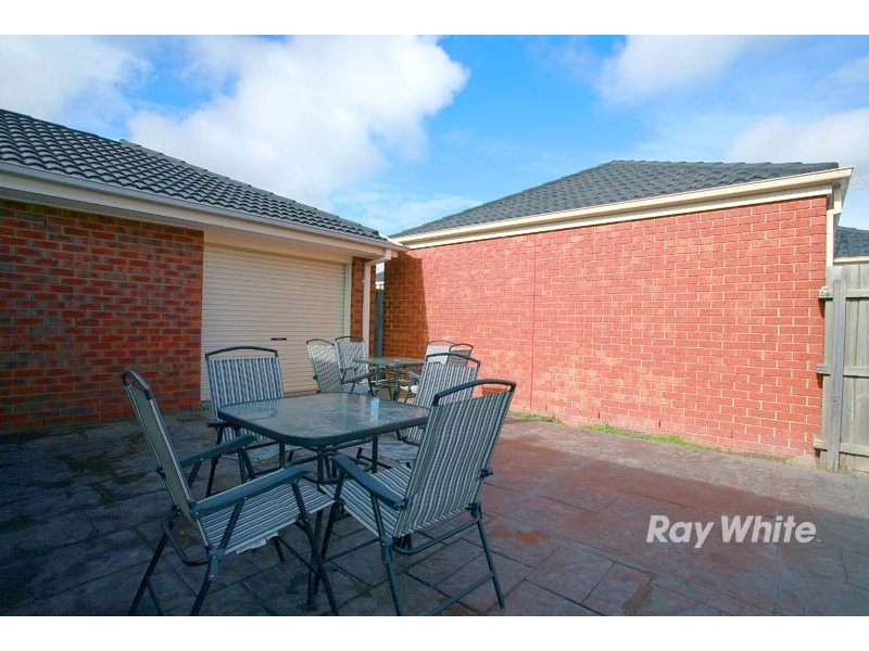 27 Genista Road, Cranbourne VIC 3977