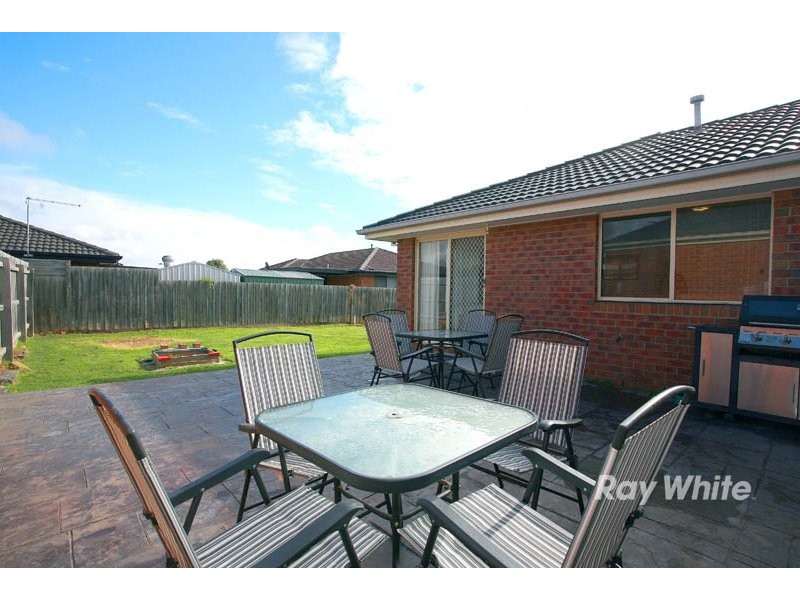 27 Genista Road, Cranbourne VIC 3977