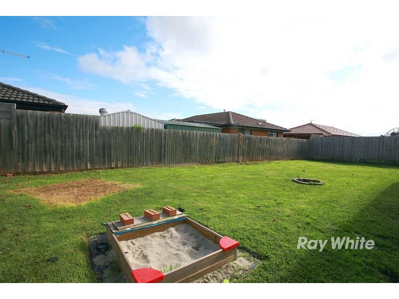 27 Genista Road, Cranbourne VIC 3977