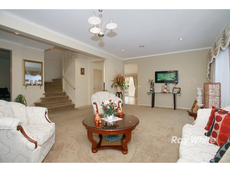 6 Waterbush Crescent, Lyndhurst VIC 3975