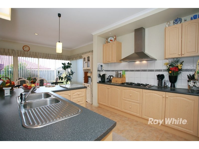 6 Waterbush Crescent, Lyndhurst VIC 3975