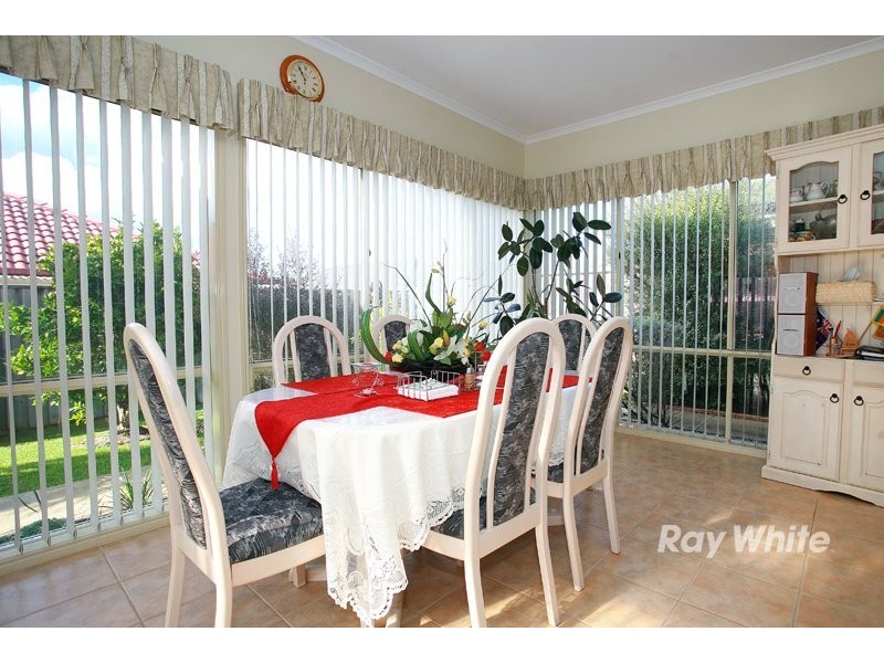 6 Waterbush Crescent, Lyndhurst VIC 3975