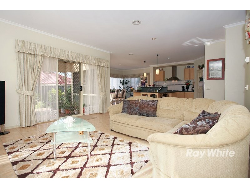 6 Waterbush Crescent, Lyndhurst VIC 3975