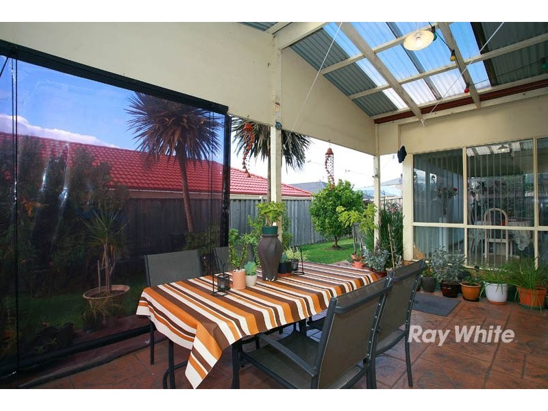 6 Waterbush Crescent, Lyndhurst VIC 3975