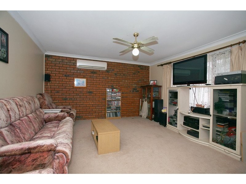 26 Hazelwood Avenue, Cranbourne VIC 3977