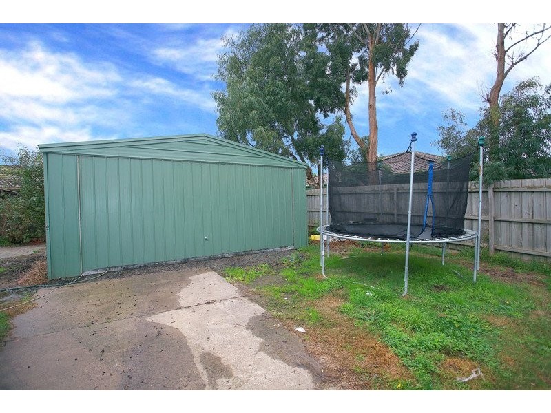 26 Hazelwood Avenue, Cranbourne VIC 3977