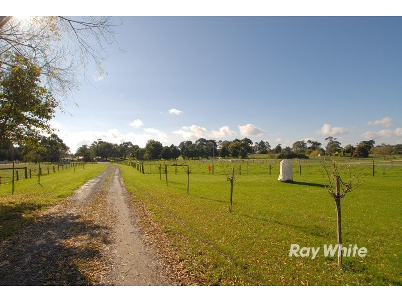 72 Browns Road, Devon Meadows VIC 3977