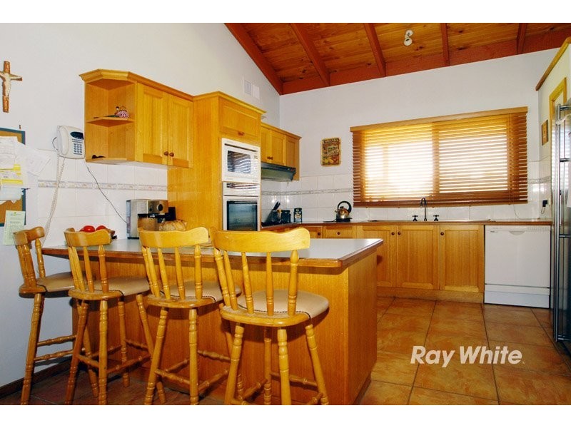 72 Browns Road, Devon Meadows VIC 3977